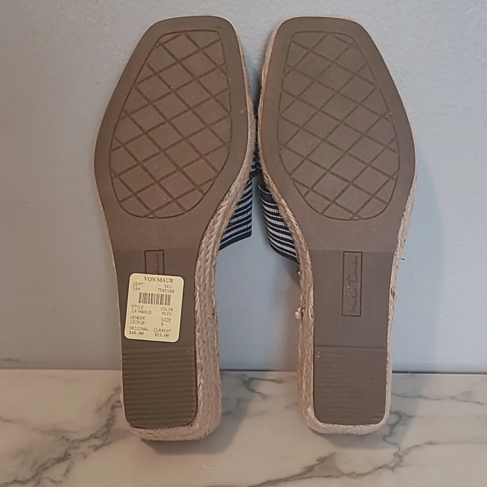 Me Too Cayman Navy Striped Wedge Slip-on Sandals Stretch Bands Wmns 9 Coastal
